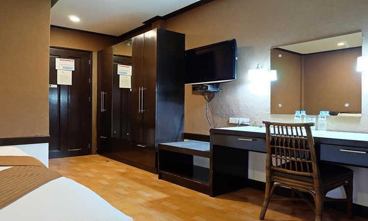 Holiday Spa Hotel