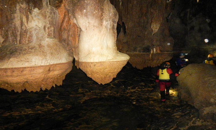 Lobo Cave