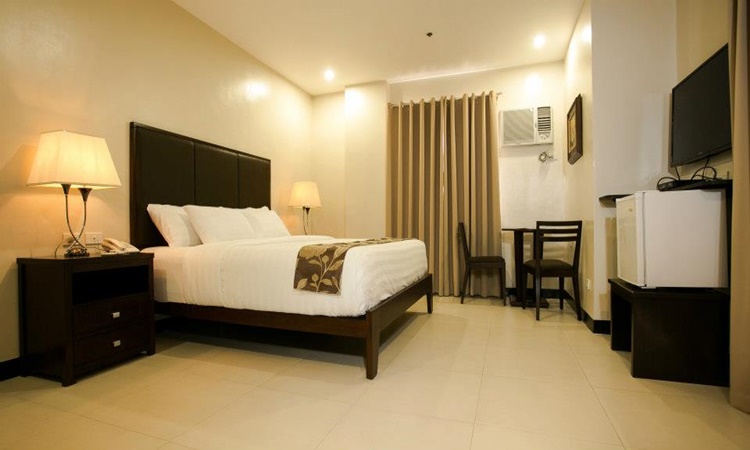 Main Hotel