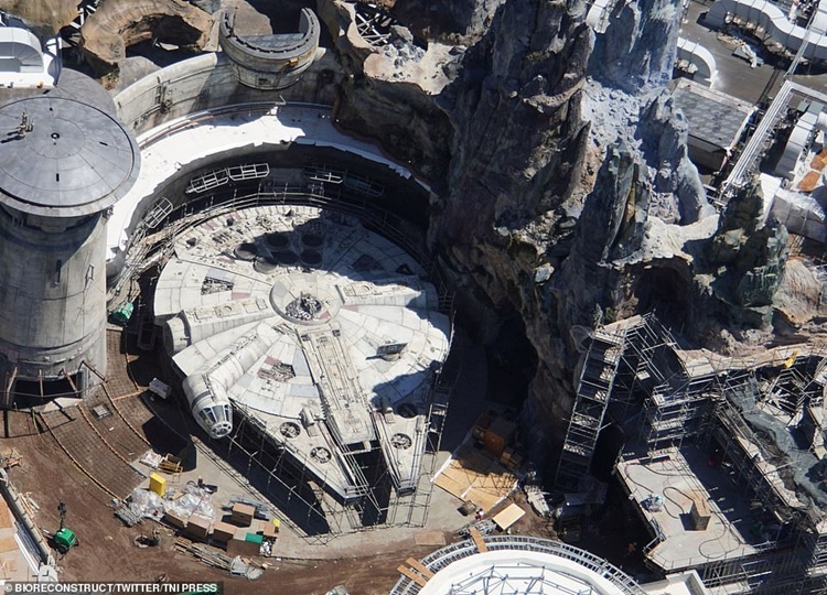 Disney World Star Wars land