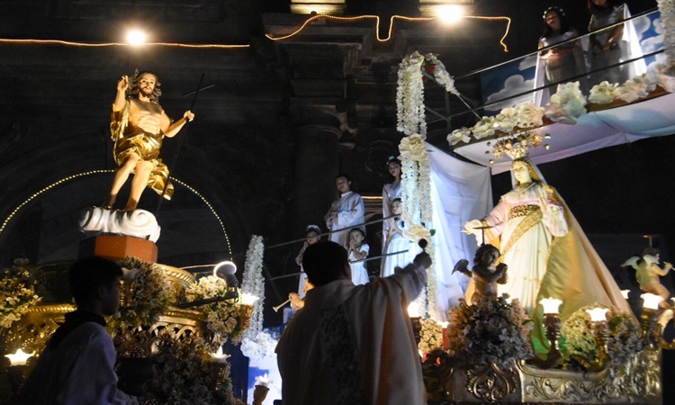 easter-sunday-salubong