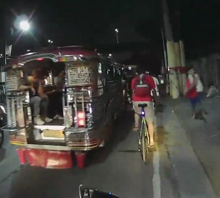 Young Snatcher Stealing Cellphone From Jeepney Passenger Caught on Camera