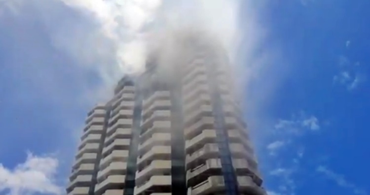 BREAKING NEWS: Fire At Condo In Parañaque Raised To General Alarm