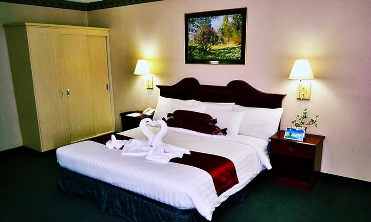 Days Hotel
