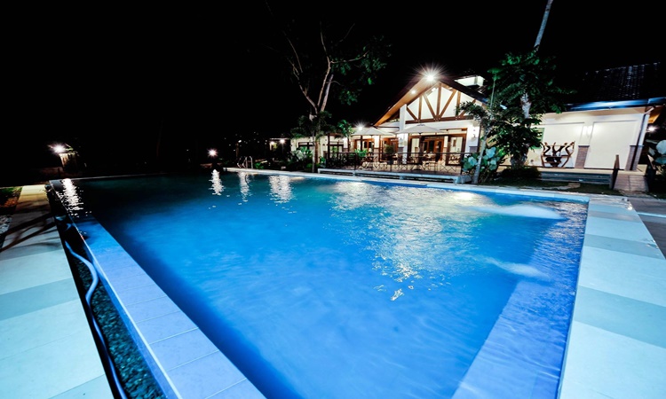 Rose Villas Resort