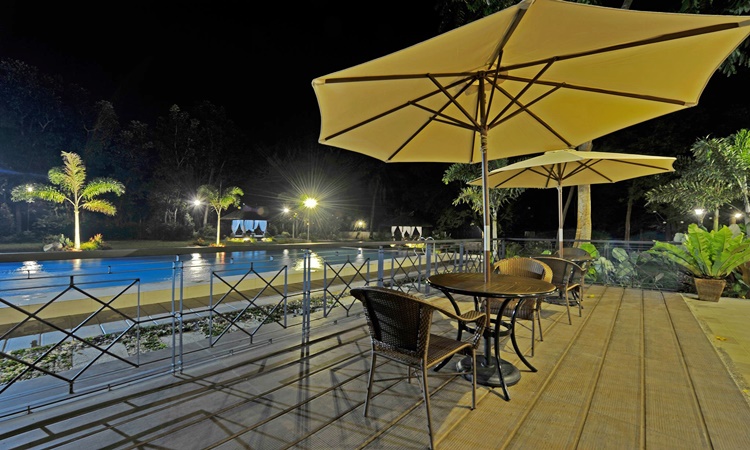 Rose Villas Resort