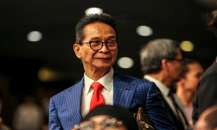 Salvador-Panelo