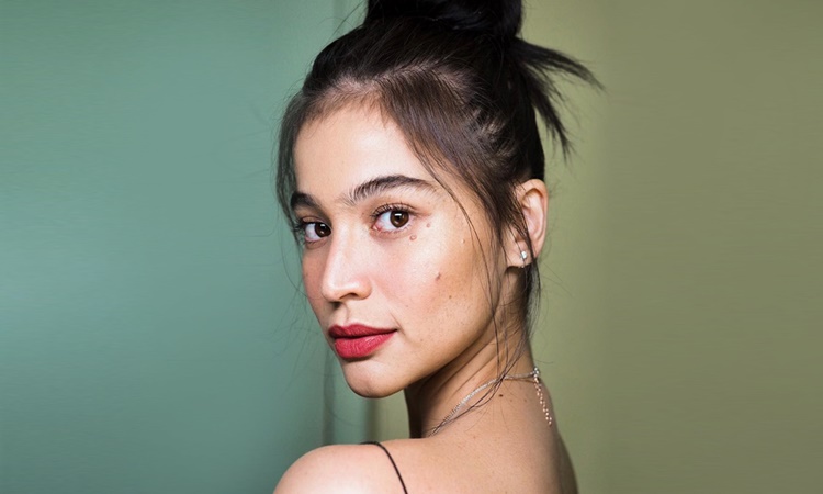 Anne-Curtis-1