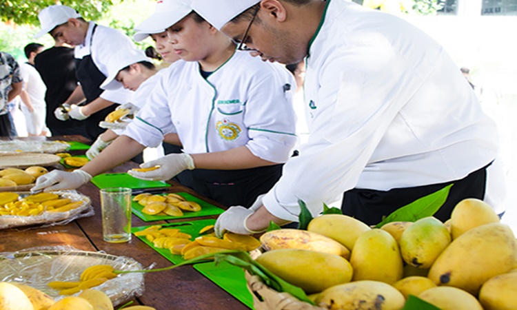 Biggest-mango-Sago-1