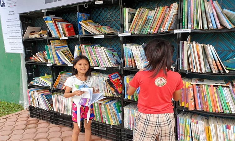 15-Year-Old Student Build Unique Library In Davao City (Photos)