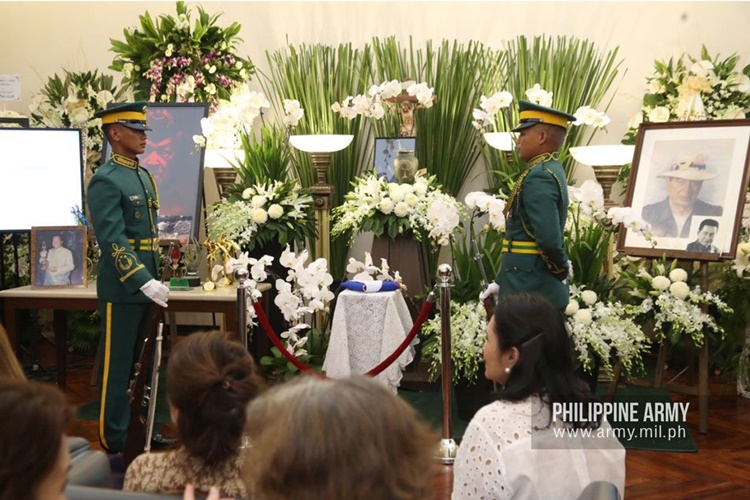 Eddie Garcia Urn
