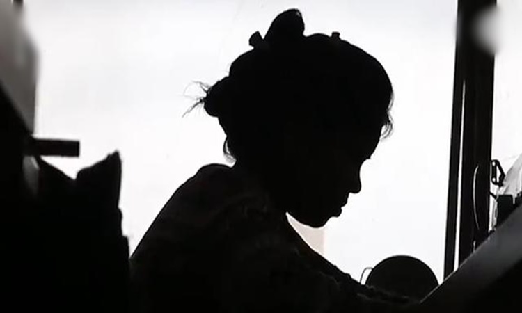 Online-worker-1