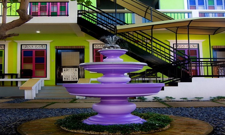Purple Fountain Inn
