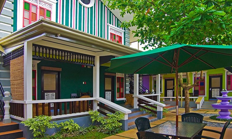 Purple Fountain Inn