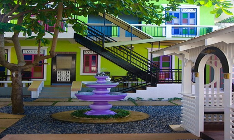 Purple Fountain Inn