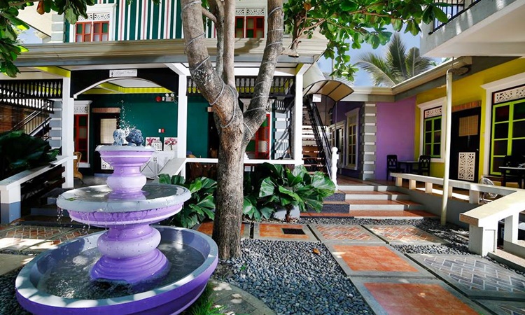 Purple Fountain Inn