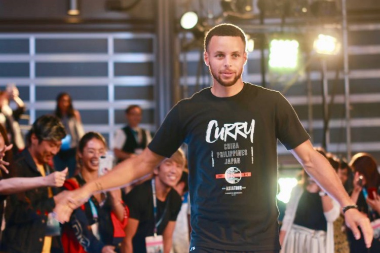 Steph Curry Takes Aim At 2020 Tokyo Olympic Challenge