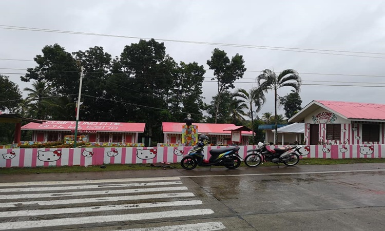 Hello-Kitty-School-6