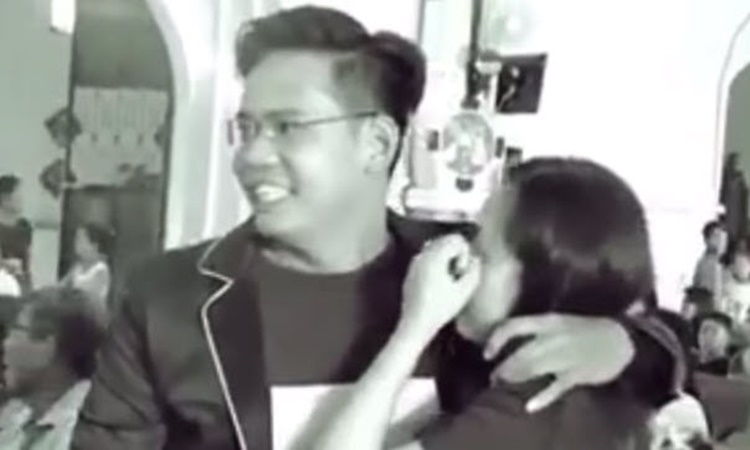 Man-Proposes-church-2