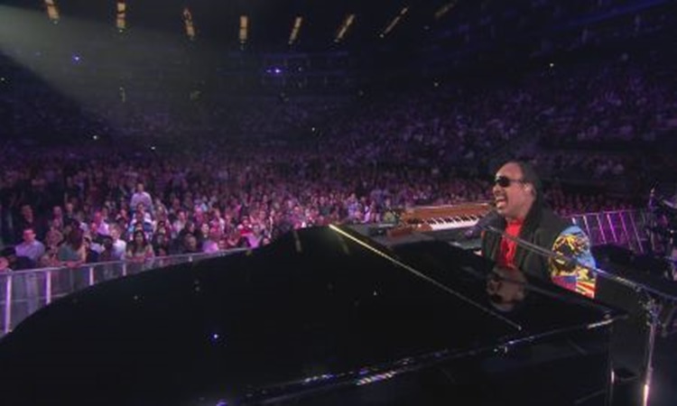 Stevie Wonder Makes Major Health Announcement During London Concert