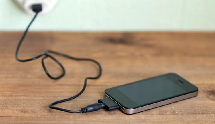 phone-charging-ways-to-charge-your-phone-faster