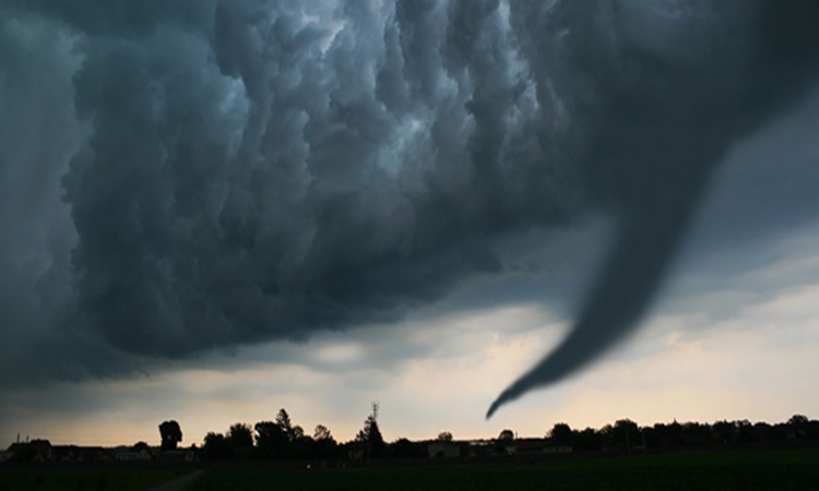 Tornado In Pototan, Iloilo Totally Destroyed 2 Houses (Video)