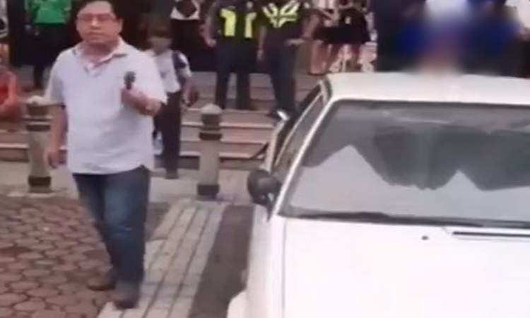 QC-Official-breaks-window-1