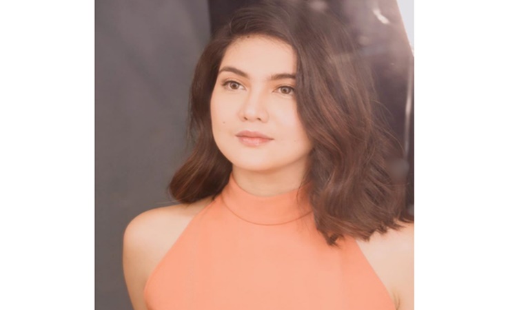 dimples-romana