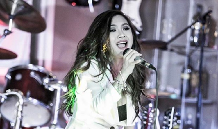 sheryn regis