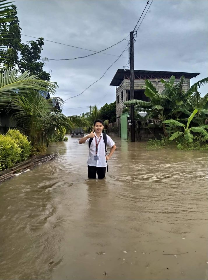 College Student Still Going To School Amid High Flood Goes Viral