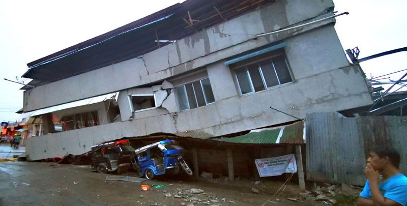 NDRRMC - Davao Quake Destroyed 13 Government Buildings