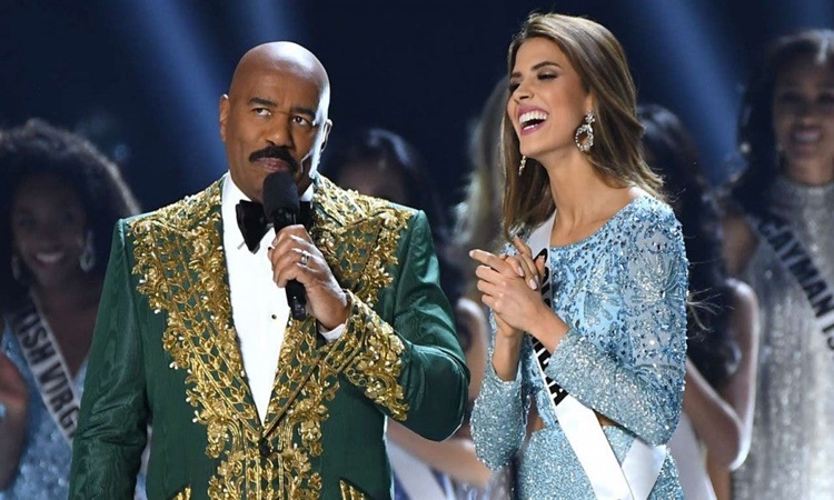 Steve-Harvey-at-Miss-universe-2019