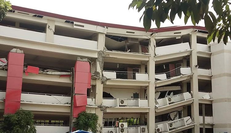 Actual Footage After Magnitude 6.9 Quake Hits Davao del ...