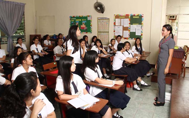 Class found. Интеллигентная Филиппинская учитель. Philippines High School. At secondary School pupils are taught. Philippines School Grade.