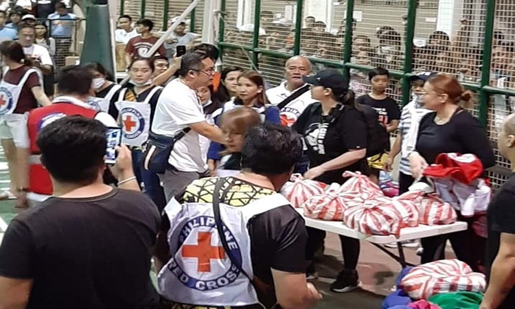 Angel-Locsin-with-Red-Cross