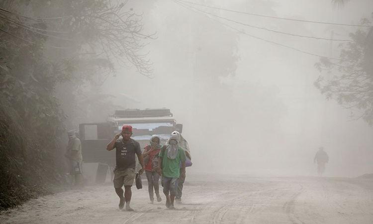 Taal Volcano: Leni Robredo Visits Communities Affected By ...