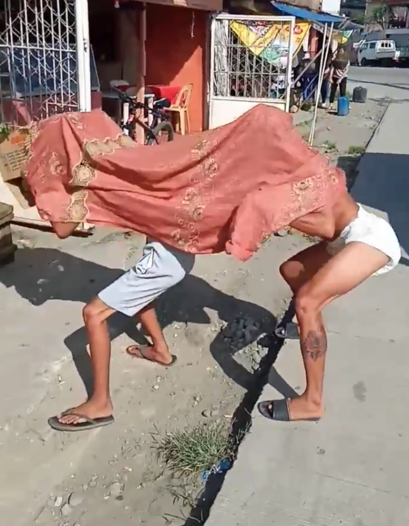 Hilarious Low-Cost Improvise Costume for Dragon Dance Goes Viral