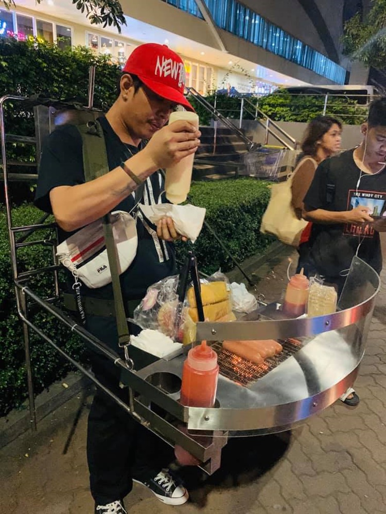 Hotdog Sandwich Vendor