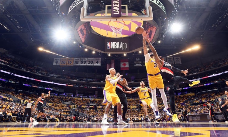 Kobe-Bryant-Staples-Center