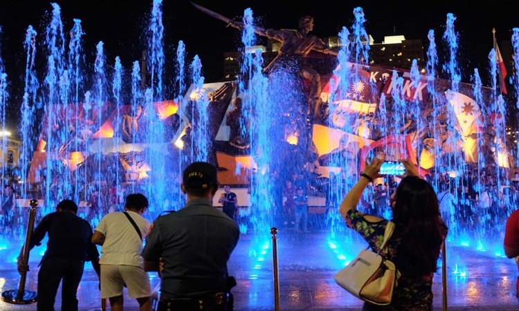 Manila-Musical-Dancing-Fountain-1