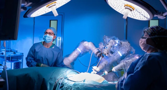 Robot Surgeons To Begin Work In NHS Hospital In Europe