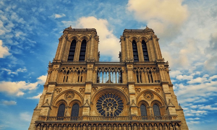 Holy-Week-2020-Notre-Dame