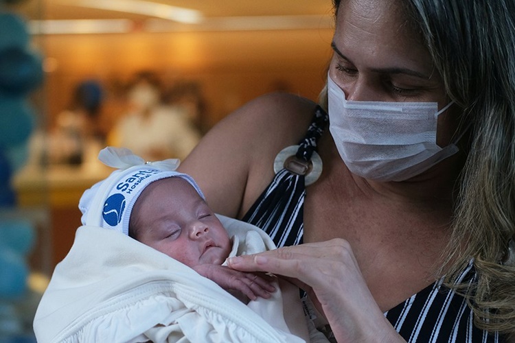 Brazilian Nurse Rusia Goes
