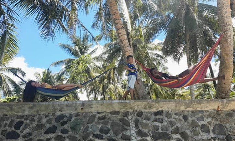 Filipina-Siargao-4