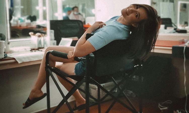Bea Alonzo Shares Photo From First Day Back At Work