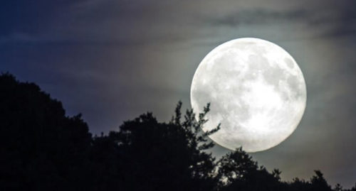 THE MOON BY ROBERT LOUIS STEVENSON