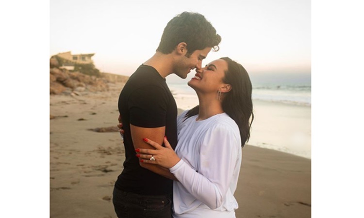 Demi-Lovato-Max-Ehrich