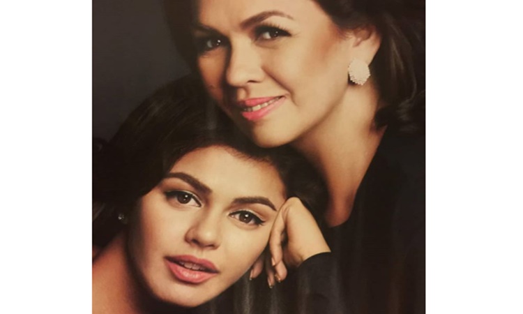 Lotlot-de-Leon-Janine-Gutierrez