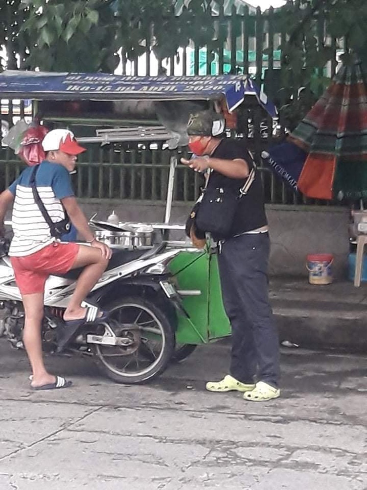 Bpso Officer Destroys & Scatters Products Of Poor Siomai Vendor