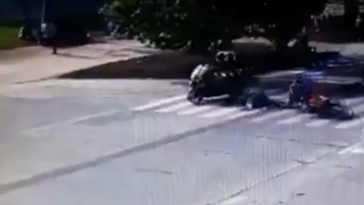 Road Accident Involving 2 Motorcycles Caught on Camera